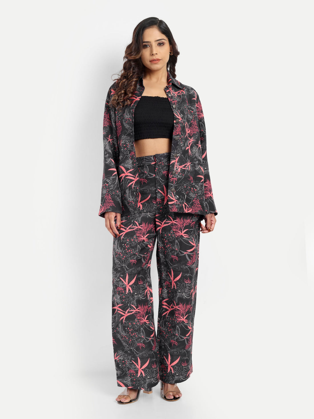 Level Up Your Basic Tee: Styling Statement Jackets for Evening Drinks