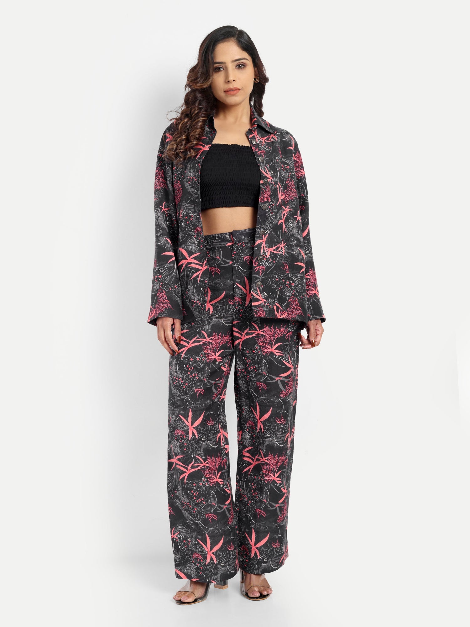 Level Up Your Basic Tee: Styling Statement Jackets for Evening Drinks