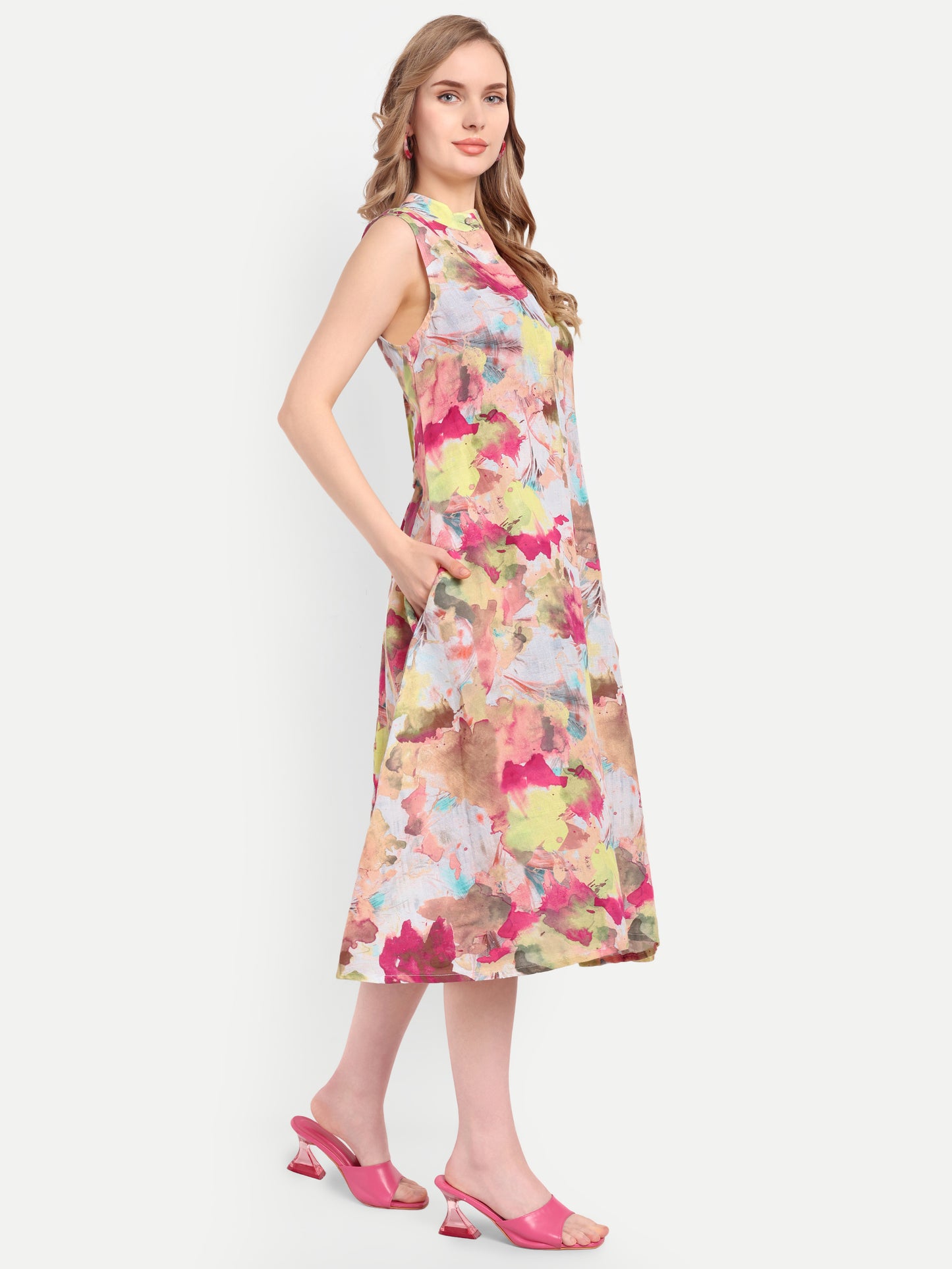 Women’s floral print sleeveless Suku midi dress with flared fit
