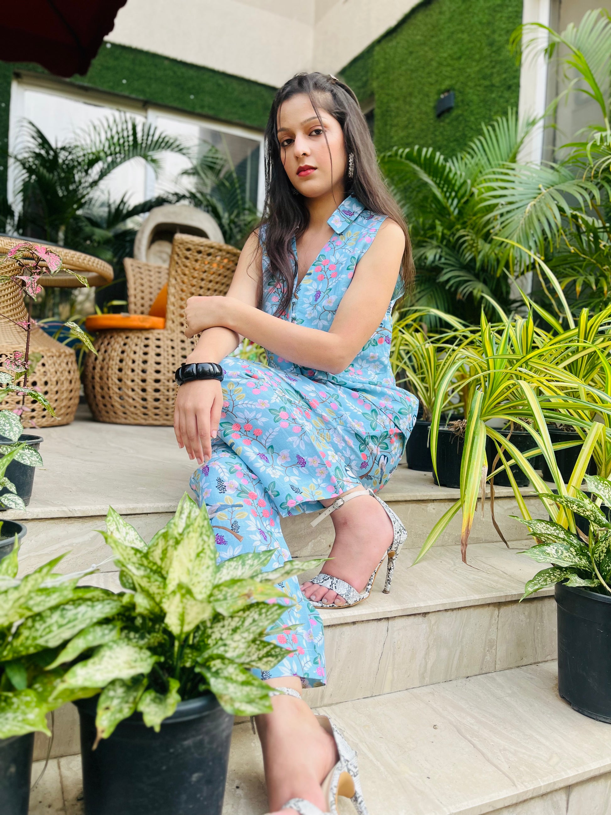 Women’s blue floral Chiki jacket CB set with sleeveless jacket and matching pants