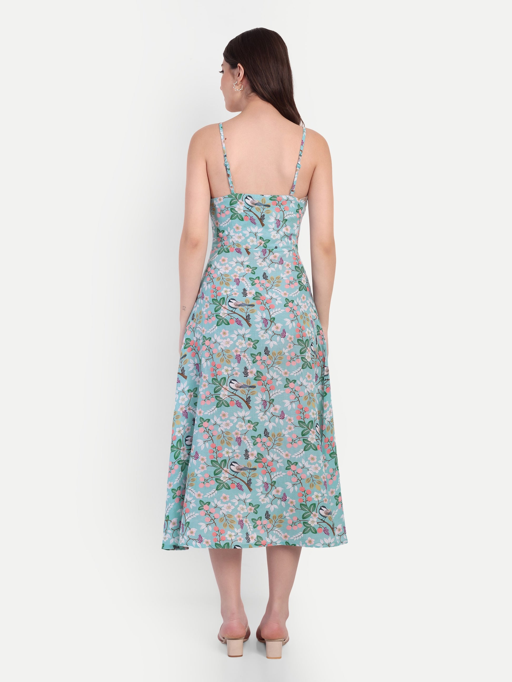 Women’s blue floral Manto midi dress with sleeveless design and fitted silhouette