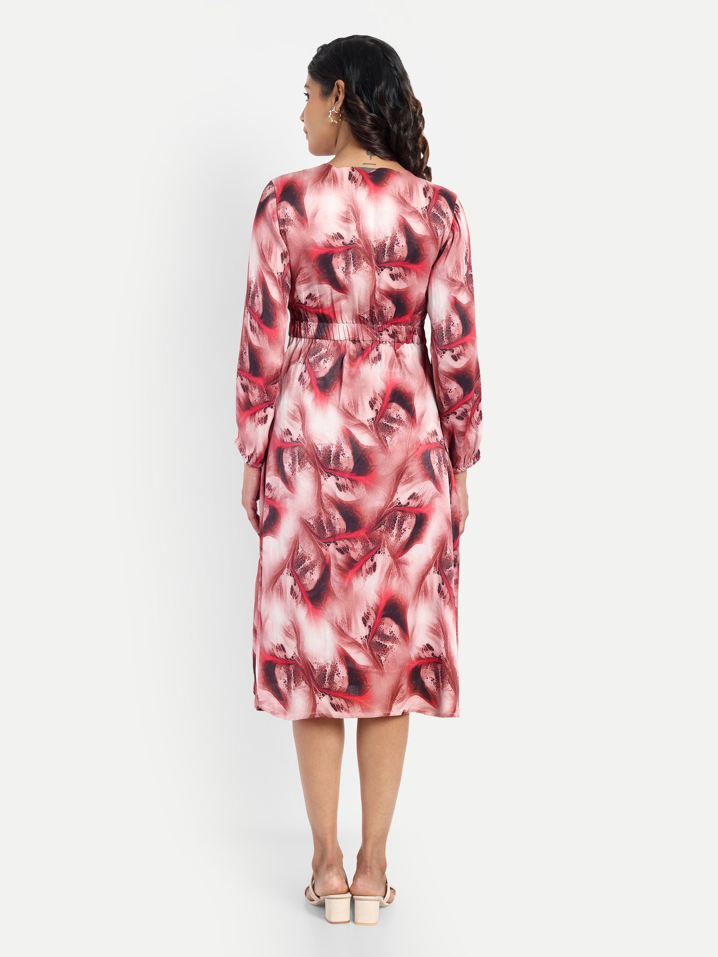 Women’s red printed Dezi midi dress with long sleeves and elegant relaxed fit